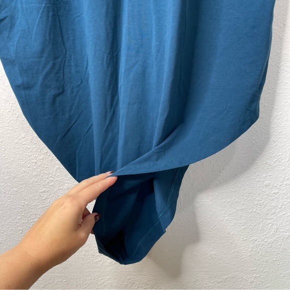 UNIVERSAL STANDARD Iconic Geneva Crew Neck Short Sleeve Asymmetrical Midi Dress - Picture 4 of 9